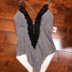 Cupshe Women’s one piece bathing suit